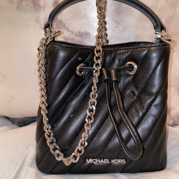 Michael Kors Bucket Bag - Picture 1 of 2